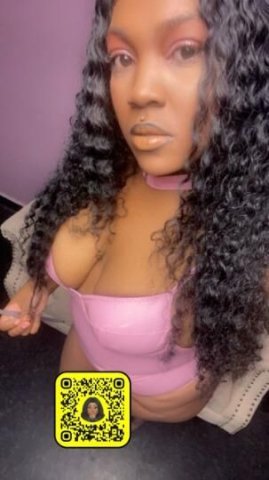Lovely Carmel bombshell Ready For Fun - 1
