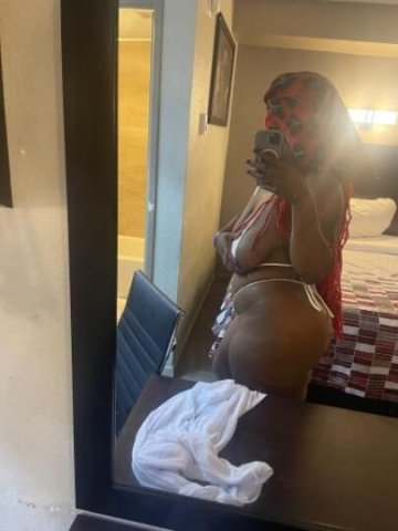 BIG BOOTY 🤑🍑WITH THE WETTEST 🌊💦💧CAT 🐱WITH THE FIREST 🔥HEAD INTOWN🔥😛😋🤪😜😝 - 1