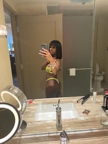 Lil Bitt 🥰😋💦👅🍆 - 1