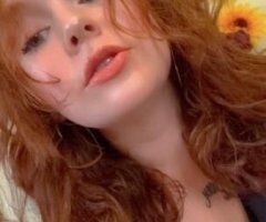 Waterloo escorts - 👑 Your curvy redhead Queen 👑