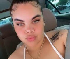 😋😜make me squirt 💦💦cum play 😋💦thick mixed mami 🤪 - Image 1