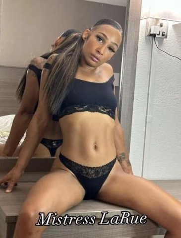 Your fave pornstar in your area 😘 - 1