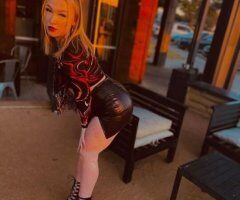 Sexy Blonde Bombshell💦 - Image 2