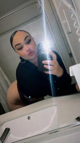 #1 Curvy German Goddess 🩷 NaughtyNicole🦋 Curvy, Elite, Succulent Courtesan 💋 - 1
