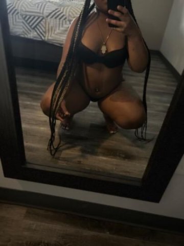 New in town, catch me before i go🥰 - 1