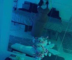 Des Moines escorts - honey