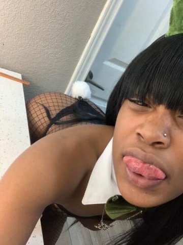 cashapp me so i can get a room today ❤5$ wont hurt daddy🖤 gamefirst95 - 1