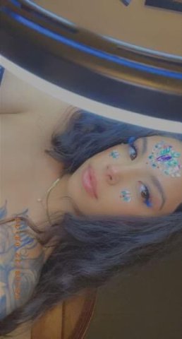 Bombshell Exotic Latina Webcam Model - 1
