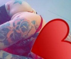 Quad Cities escorts - playful sexy blonde ready to help you relax