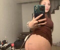 petite Italian babe ready to play - Image 6