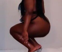 YOUR SEXY AND SENSUAL🫦🥰YET STRICT AND DEMANDING DOMME🦶🏾👅 READY FOR ACTION - Image 2