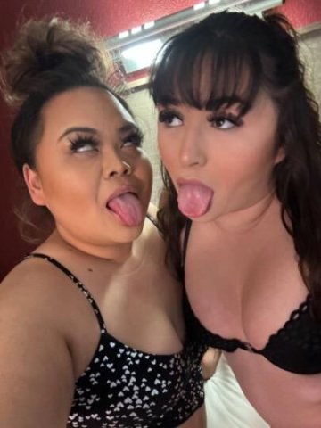 2 GIRLS VISTING LAS CRUCES📍 - 1