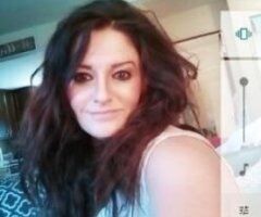 Cedar Rapids escorts - brunette bombshell