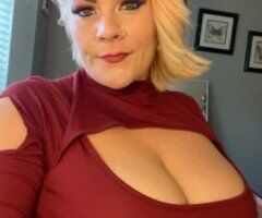 Come get a taste of this sweet pussy - Image 1