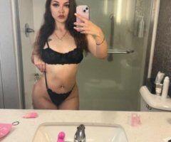 Everett escorts - BLUE EYED BIG BOOTY RUSSIAN 💗💋