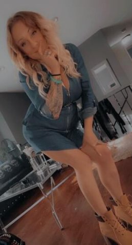 visiting duluth hot blonde bombshell from MPLS prebook now - 1
