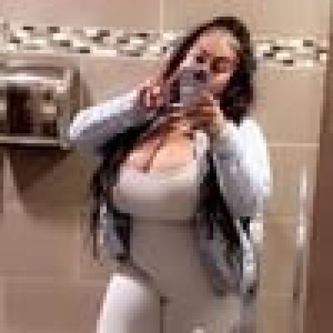 LUXURY COMPANION The Foreign Fantasy BUSTY & Beautiful CURVY Spinner College Babe 🎉 - 1