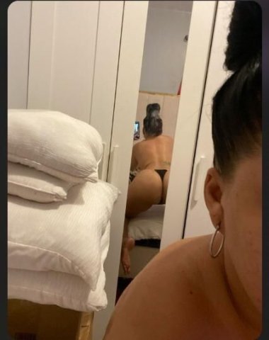 Hermosa Latina Ardiente - 1