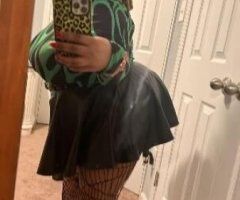 Thick women looking for ballers - Image 3