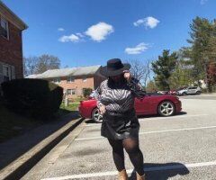 Thick women looking for ballers - Image 4