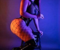 open mind Colombian Bombshell - Image 4