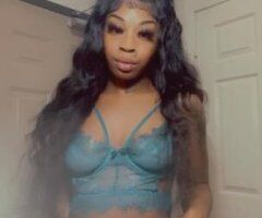 PRETTY IN PERSON 💕🫶🏾💋 - Image 2