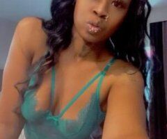 PRETTY IN PERSON 💕🫶🏾💋 - Image 6