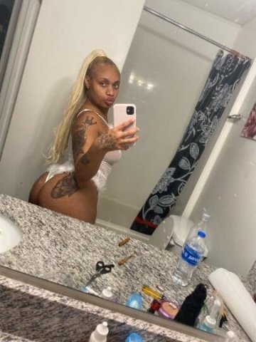 😍incalls only call or text me😋 - 1