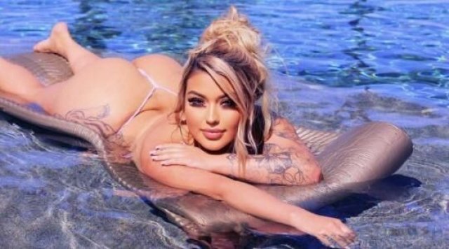 New In Town✈ UPSCALE CURVY LATINA🏆 - 1