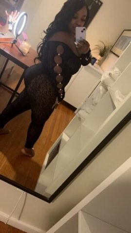 Pretty Face,Fat Ass,Wet Ass Pussy💕 Come See What You Been Missing 🥰 - 1