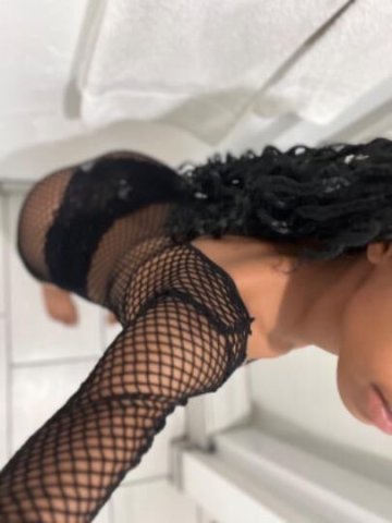 Sexy carmel baddie🤪💦 - 1