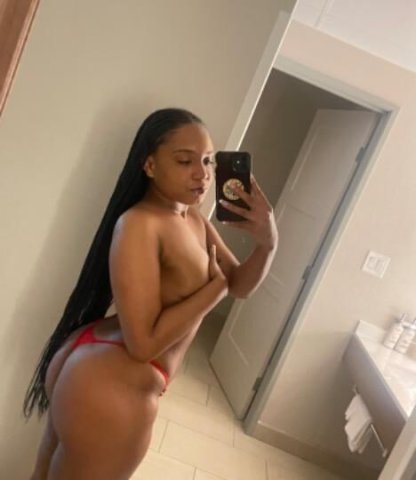new in town and looking for someone to party with 💦 - 1