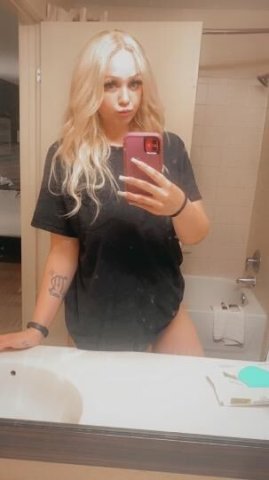 beautiful tall southern girl with great city vibe - 1