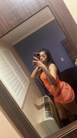 sweet treat🍬🍯BACK in town available now✅5⭐ service🍆💦don't miss out📲 - 1
