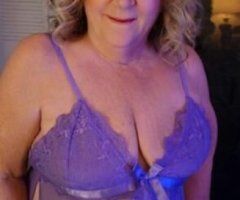 Chicago escorts - TOMORROW -WEDNESDAY - -SPECIALS- Available NOW-Curvy UPSCALE PORNSTAR Experience X-Rated Session's!