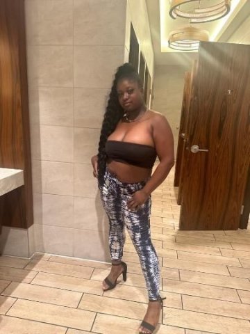 OUTCALL💦DOUBLE TROUBLE 💦CAR DATE TWO GIRL FUN - 1