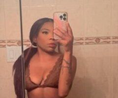 Hot and Wet spinna at your service - Image 5