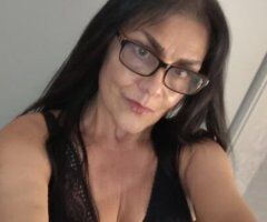 💋 Older Woman experience in Marina - Image 2