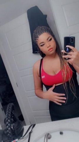 young milf seeking a good time🥰 - 1