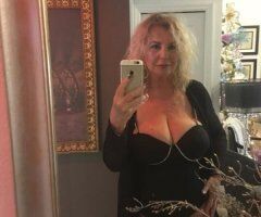 Older Mom Available on live chat 🍑I Am Ready To Meet Any Time🍑Incall🍌Outcall - Image 2