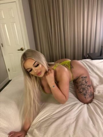 ✨❄ Busty Upscale Barbie ❄✨ - 1