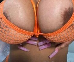 im here to please you baby . come stuff my holes. - Image 2