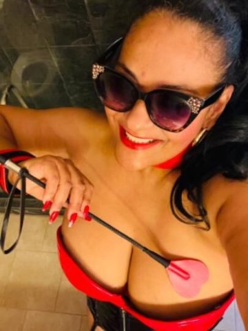 Busty exotic Latina Camarillo Ventura - 1