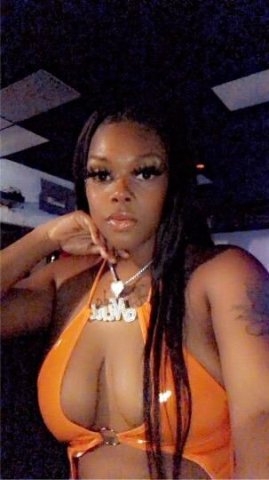 Juciy And Hot Slim Figur Horny Pussy Girl Ready To Give You Good Fuck Cur Fun, Available 24/7 - 1
