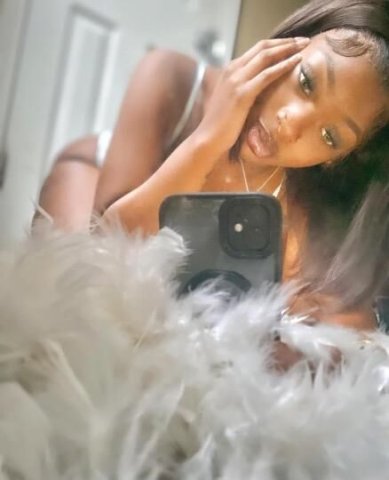 Here for a good time not a long time 🩷✅ 2girls available - 1