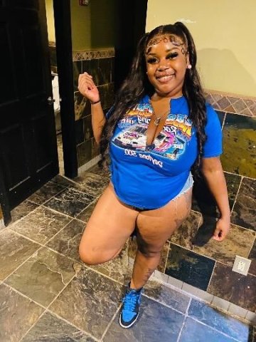 Thicksumm In town Read Bio - 1
