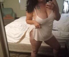 Cum guzzling angel volunteers her moutb to the troops - Image 11