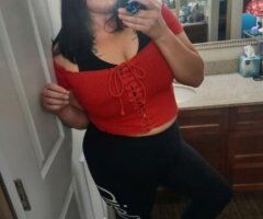 Cum guzzling angel volunteers her moutb to the troops - Image 12