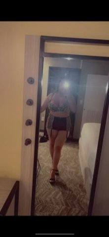visiting for the week lets meet 🌹 - 1