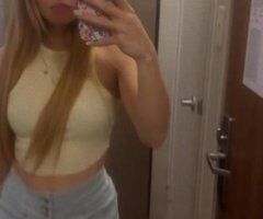 Petite Blonde! visiting - Image 4